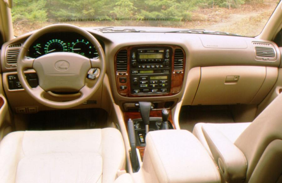  Lexus LX470 1998 года  (фото 29 из 44)